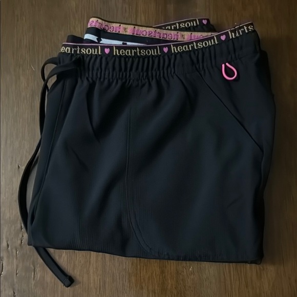 HeartSoul Black Women's Scrub Set - Picture 3 of 5